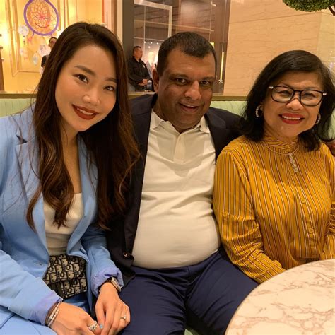 tony fernandes wife and kids.